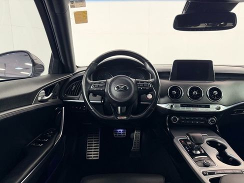 Used 2021 Kia Stinger GT2 image 13