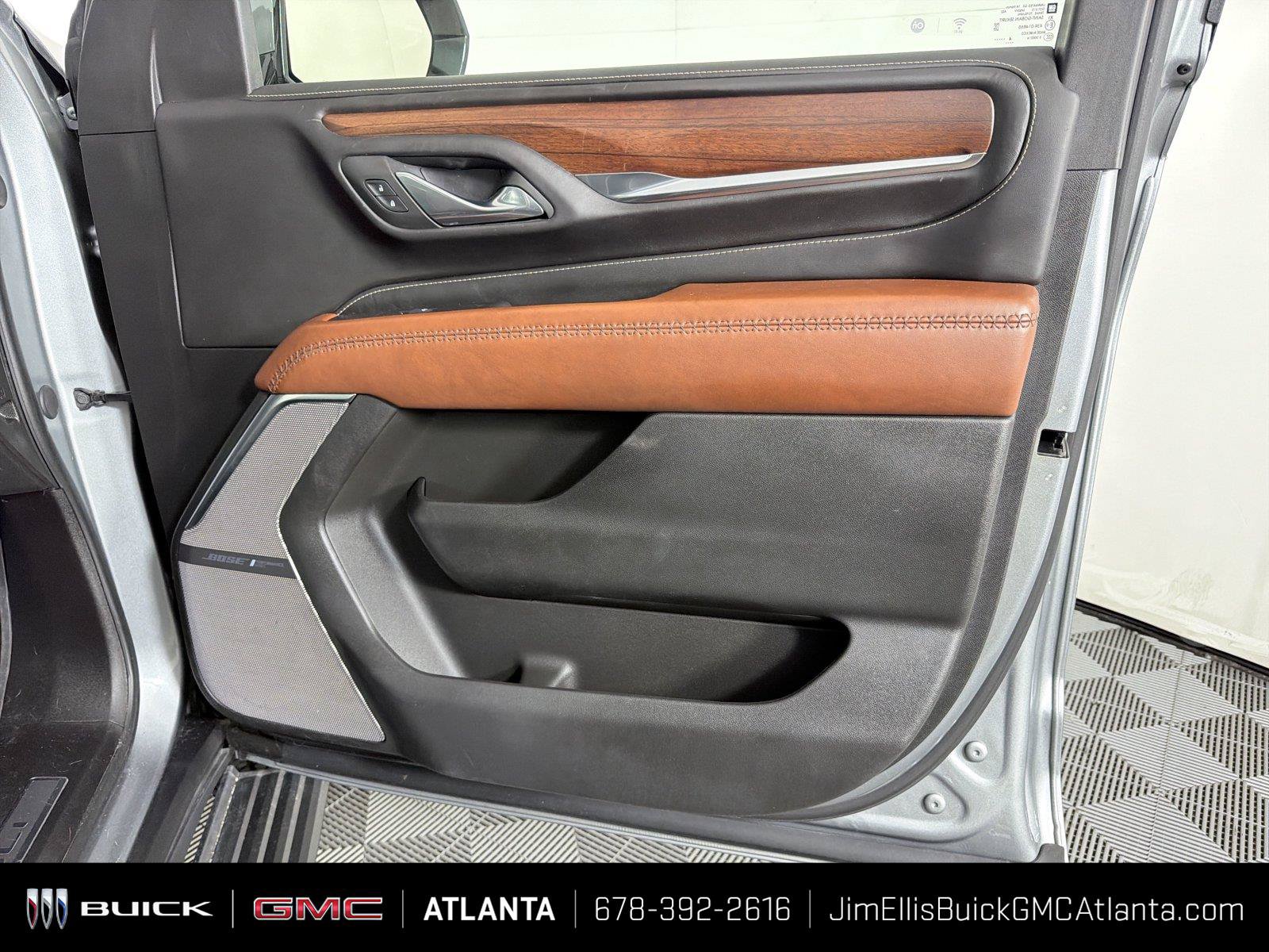 Used 2024 GMC Yukon Denali Ultimate AWD/4WD image 12