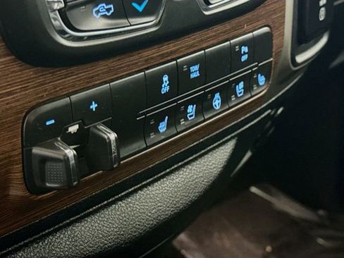 Used 2015 RAM 2500 Laramie w/ Protection Group image 20