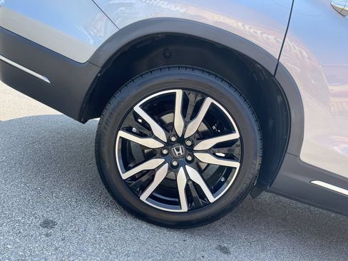 Used 2021 Honda Pilot Touring image 12