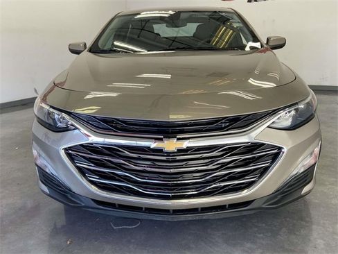 Used 2025 Chevrolet Malibu LT image 8