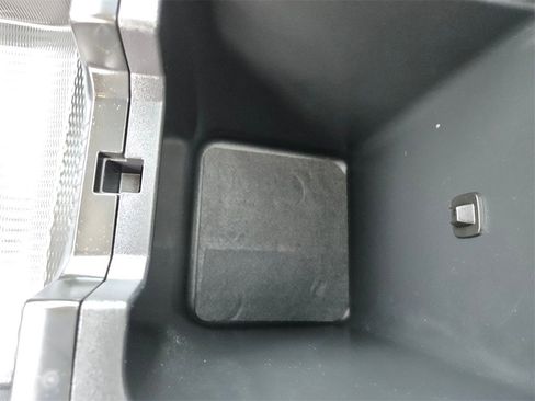 Used 2024 Jeep Grand Cherokee L Limited w/ Luxury Tech Group II image 30