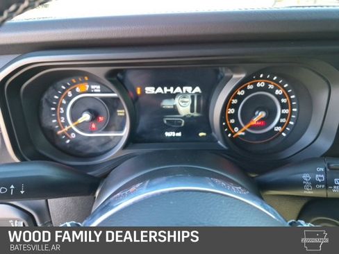 Used 2025 Jeep Wrangler Sahara image 16