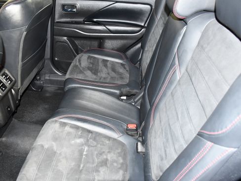 Used 2020 Mitsubishi Outlander LE AWD/4WD image 48