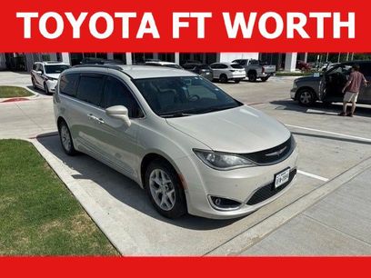 Used 2017 Chrysler Pacifica Touring-L Plus w/ Advanced Safetytec Group