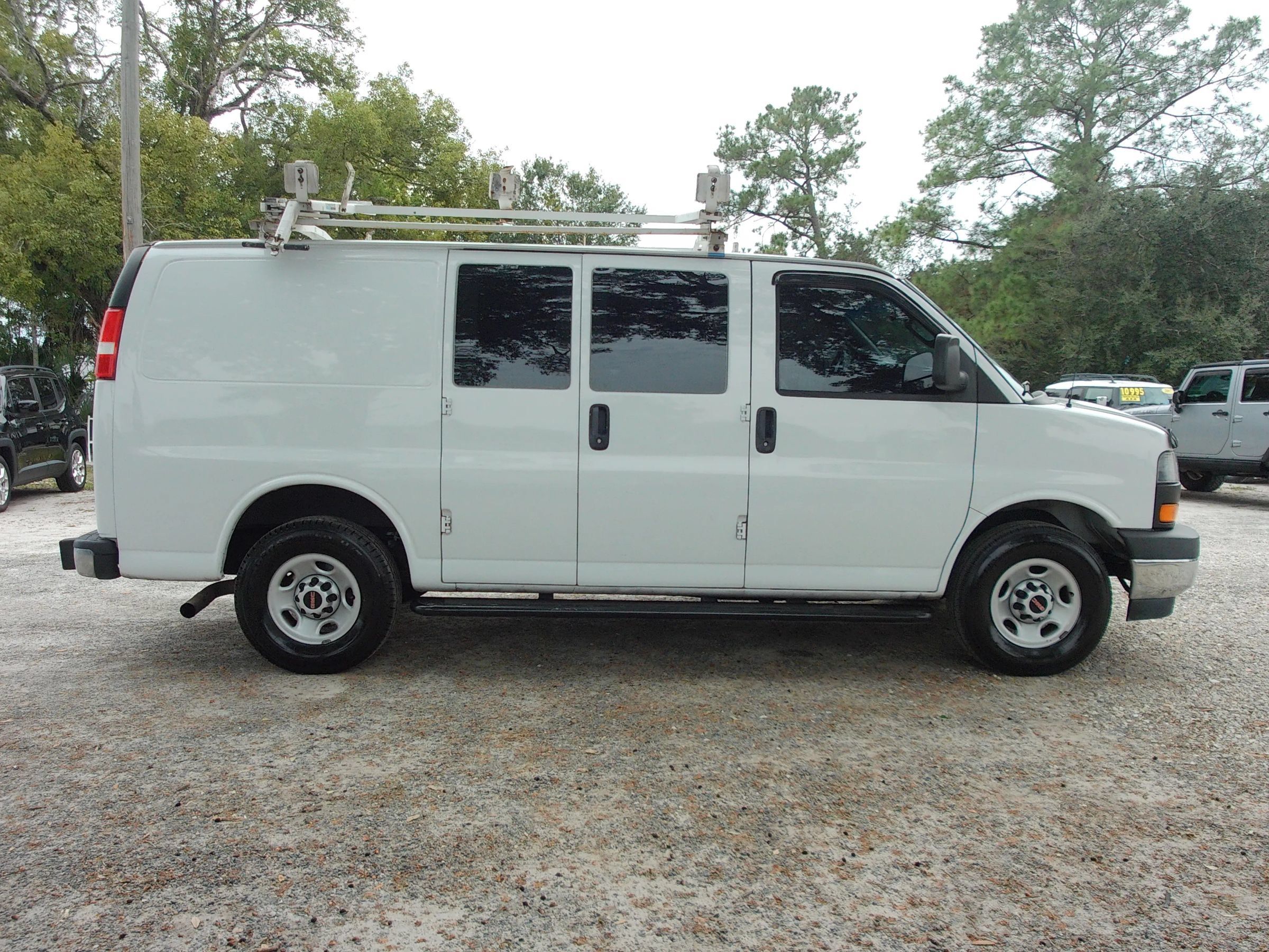 Used 2020 GMC Savana 2500 w/ Driver Convenience Package RWD image 4