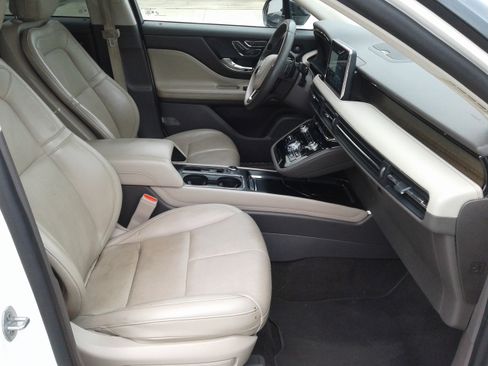 Used 2020 Lincoln Corsair Reserve image 10