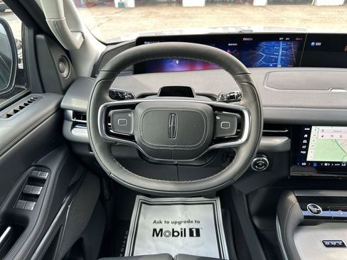New 2025 Lincoln Navigator Reserve AWD/4WD image 14