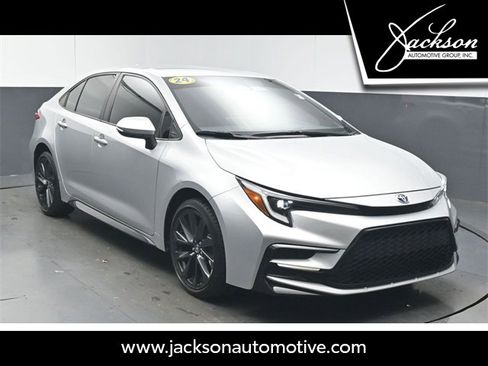 Used 2024 Toyota Corolla SE image 1