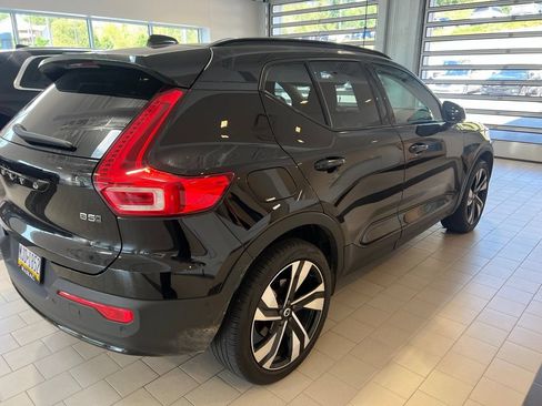Used 2024 Volvo XC40 B5 Plus w/ Climate Package AWD/4WD image 12