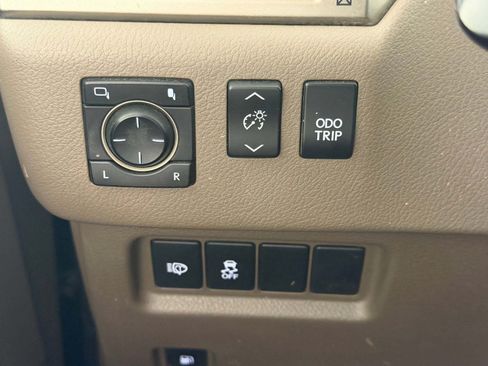 Used 2018 Lexus GX 460 Premium w/ Premium Package AWD/4WD image 16