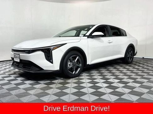 Used 2025 Kia K4 FWD image 3