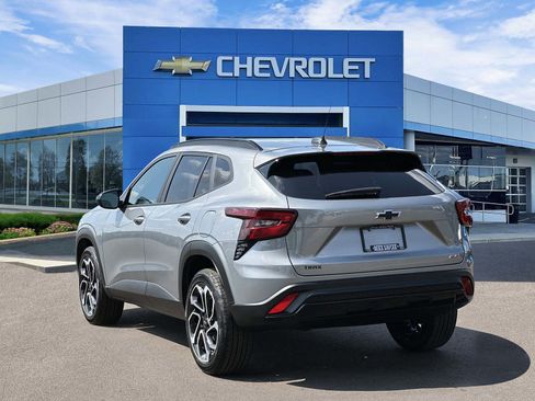 Certified 2024 Chevrolet Trax RS w/ Driver Confidence Package FWD image 3