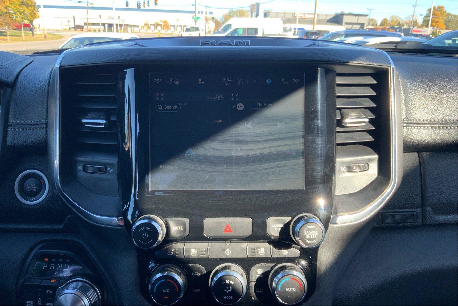 Used 2024 RAM 1500 Laramie AWD/4WD image 13