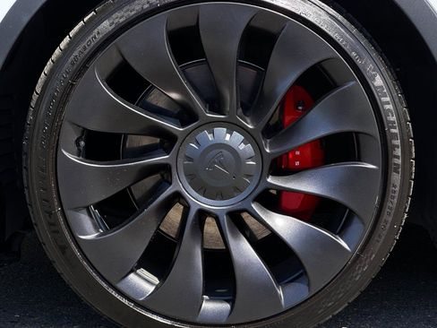 Used 2022 Tesla Model Y Performance AWD/4WD image 6