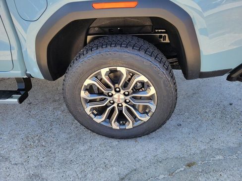 New 2026 GMC Canyon Denali image 8