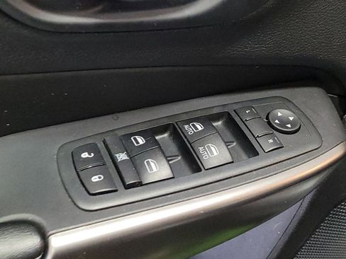 Used 2020 Jeep Cherokee Limited AWD/4WD image 27