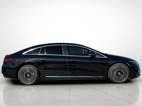 Certified 2022 Mercedes-Benz EQS 580 4MATIC Sedan w/ Pinnacle Trim Package image 24