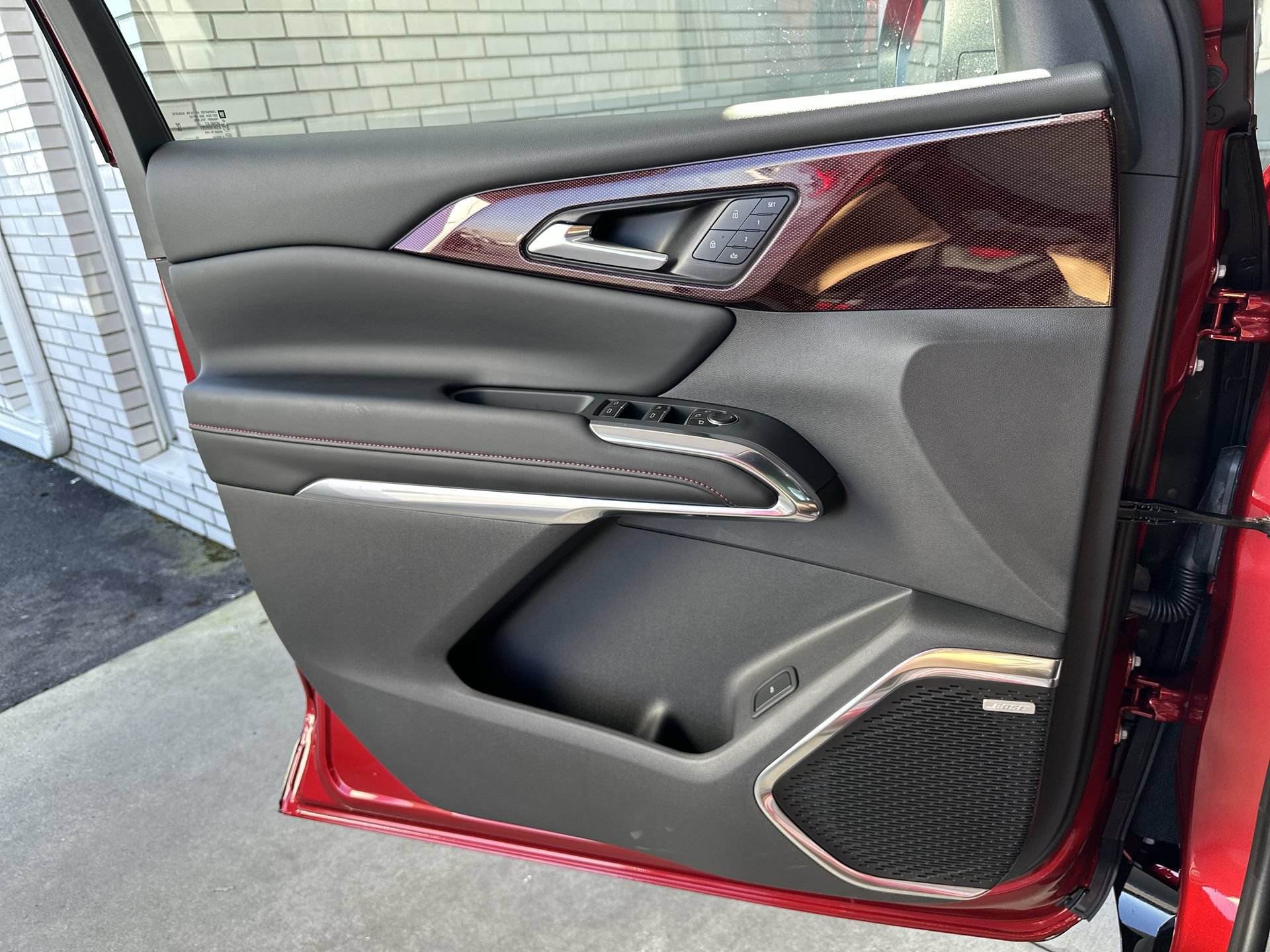 New 2027 Chevrolet Traverse RS w/ LPO, Floor Liner Package FWD image 22