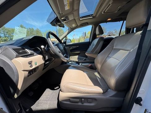 Used 2017 Honda Pilot Elite image 10