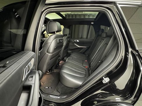 Used 2019 BMW X5 xDrive50i w/ M Sport Package image 12