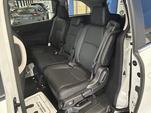 New 2026 Honda Odyssey EX-L image 16