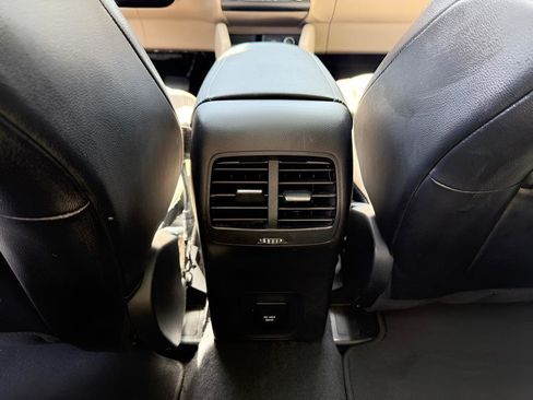 Used 2020 Ford Escape Titanium w/ Titanium Premium Package 2.0 image 11