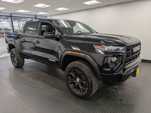 Used 2024 GMC Canyon Elevation image 3