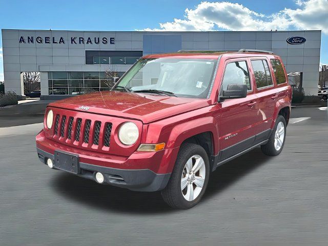 Used 2019 Jeep Cherokee Latitude Plus FWD image 3