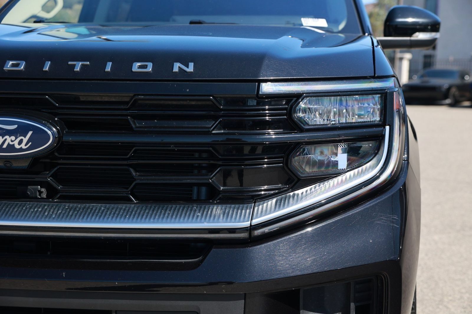 Used 2025 Ford Expedition Platinum w/ Driver's Package AWD/4WD image 8