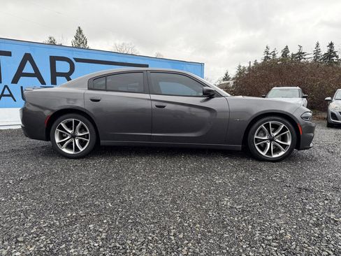 Used 2015 Dodge Charger R/T w/ Wheels & Tunes Group image 2