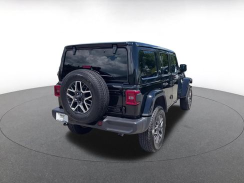 Used 2025 Jeep Wrangler Unlimited Sahara AWD/4WD image 10