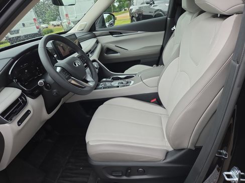 Used 2026 INFINITI QX60 Luxe w/ Family Package FWD image 5