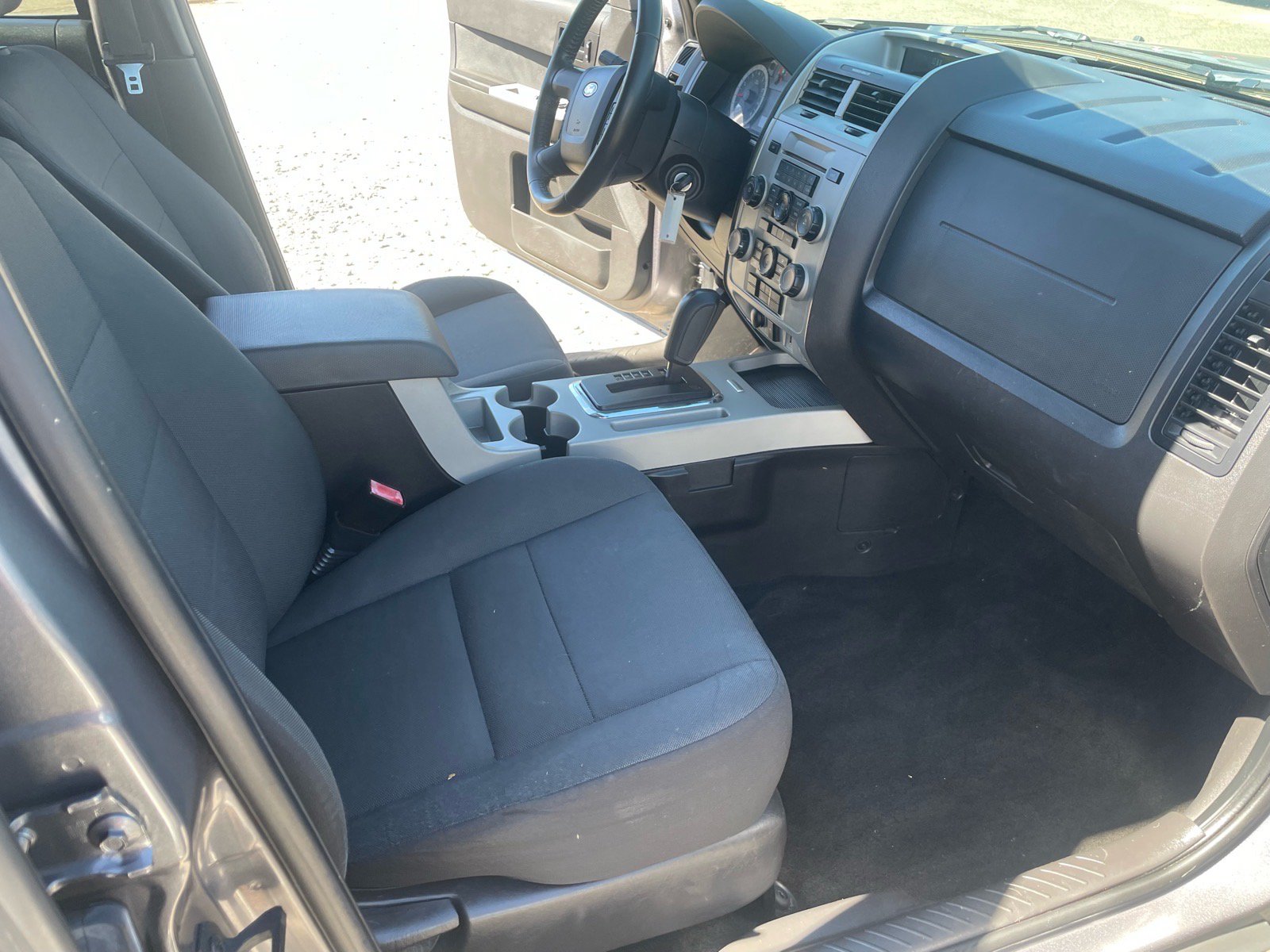 Used 2010 Ford Escape XLT FWD image 13