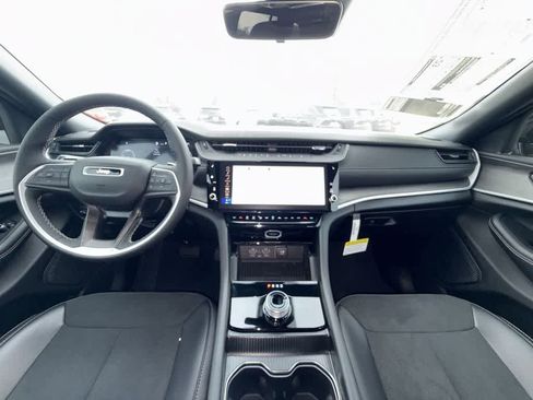 New 2026 Jeep Grand Cherokee Altitude RWD image 15