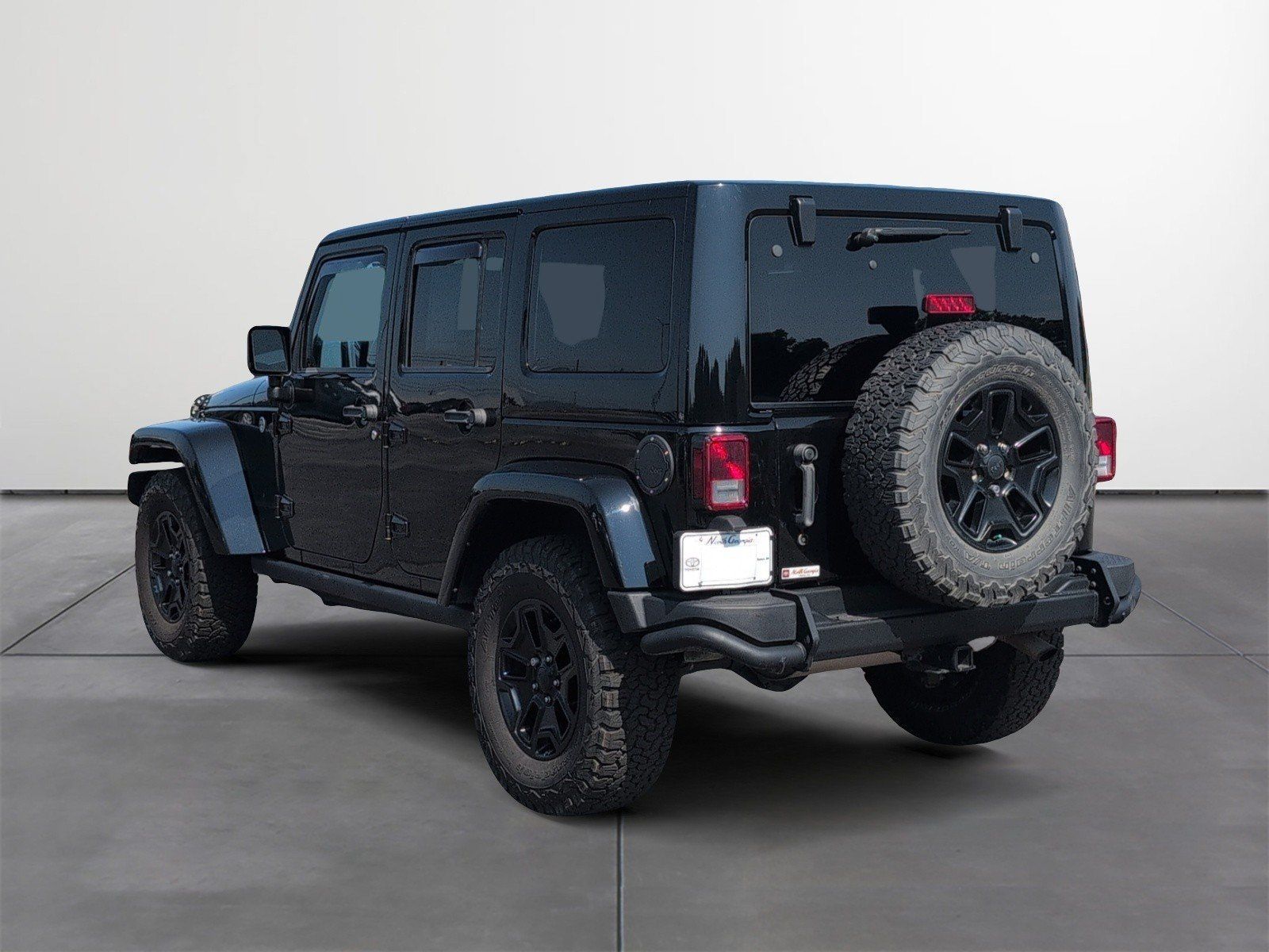 Used 2016 Jeep Wrangler Unlimited Sahara AWD/4WD image 4
