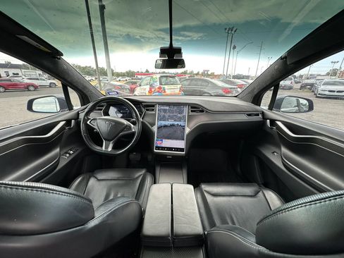 Used 2016 Tesla Model X 90D AWD/4WD image 2