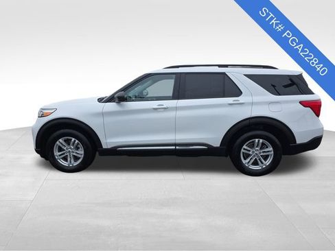 Used 2023 Ford Explorer XLT w/ Equipment Group 202A image 4