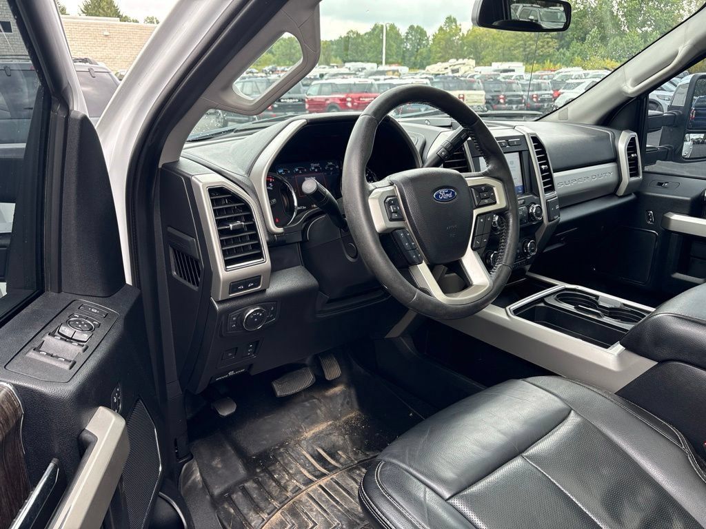 Used 2020 Ford F350 Lariat w/ Lariat Ultimate Package AWD/4WD image 7