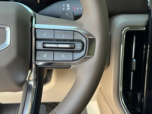 New 2026 GMC Yukon Denali w/ Denali Reserve Package AWD/4WD image 12
