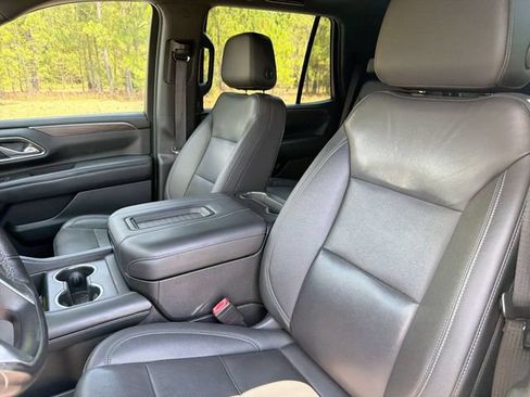 Used 2022 Chevrolet Tahoe Z71 w/ Luxury Package AWD/4WD image 14