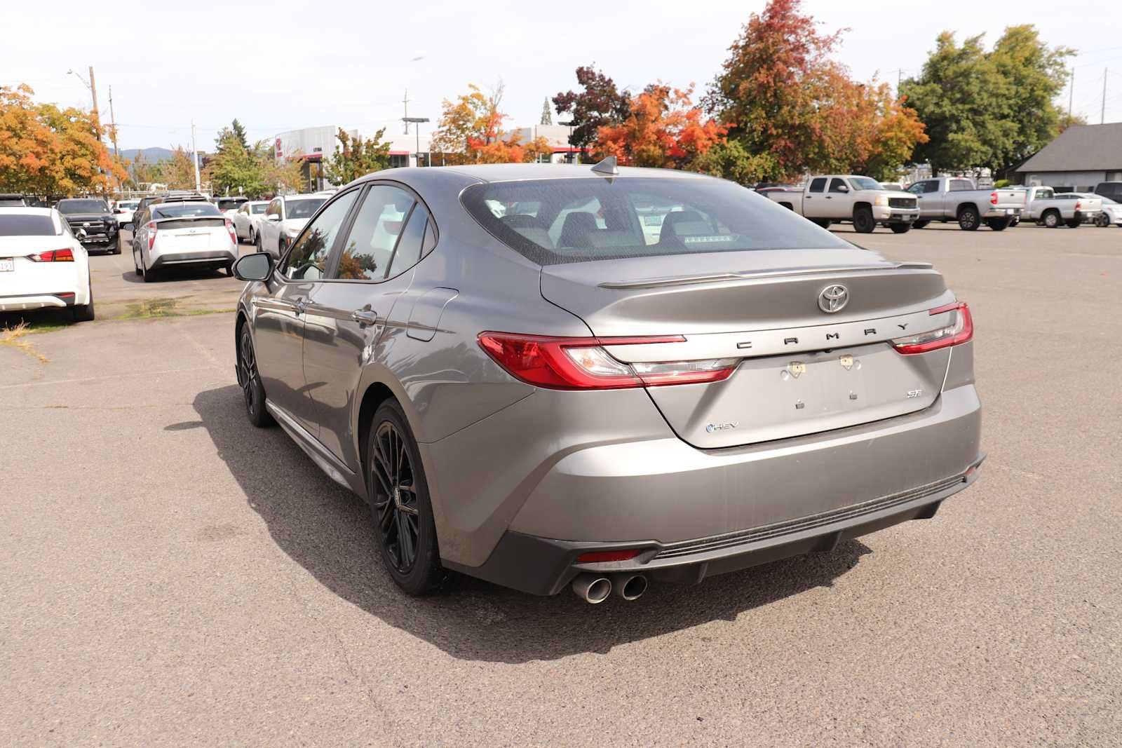Used 2025 Toyota Camry SE FWD image 7