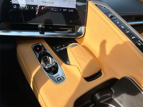 Used 2021 Chevrolet Corvette Stingray w/ Z51 Performance Package image 23