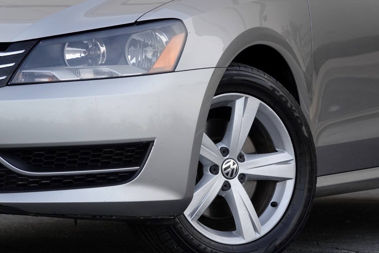 Used 2012 Volkswagen Passat TDI SE FWD image 9