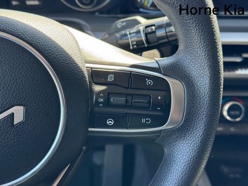 Used 2022 Kia K5 LXS image 19