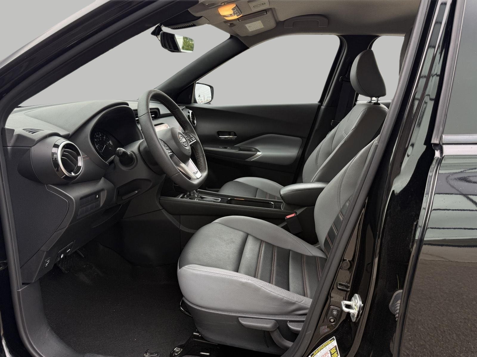 Used 2023 Nissan Kicks SR w/ SR Premium Package FWD image 22
