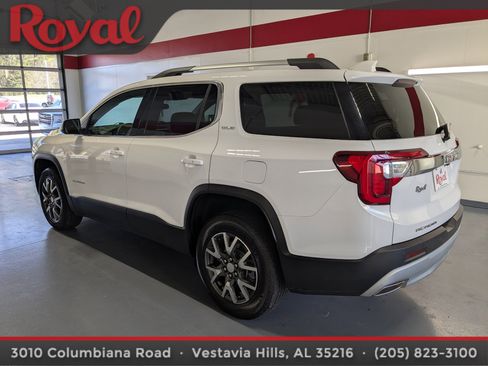 Used 2021 GMC Acadia SLE w/ Driver Convenience Package image 2