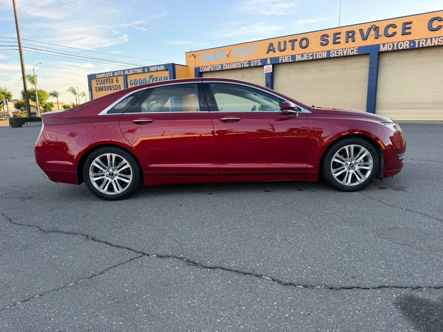 Used 2015 Lincoln MKZ Hybrid w/ Equipment Group 201A Select FWD image 4