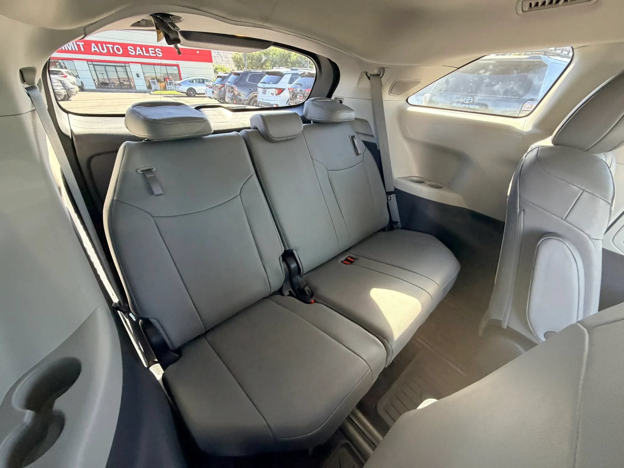Used 2024 Toyota Sienna XLE w/ XLE Plus Package AWD/4WD image 23