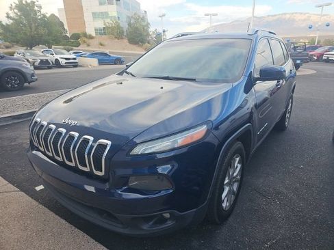 Used 2018 Jeep Cherokee Latitude Plus FWD image 1